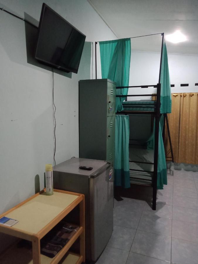Belitung Backpacker Apartment Tanjung Pandan Exterior photo